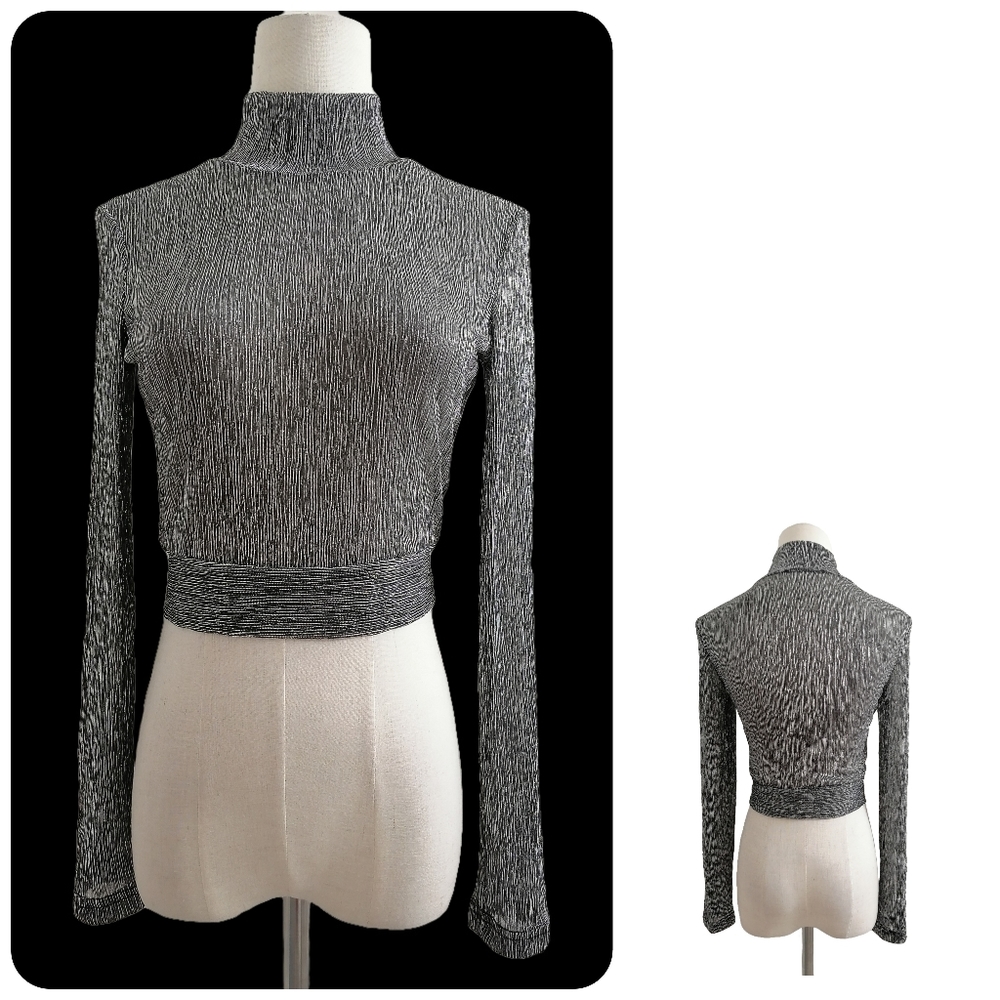 fits:s/m, sparkly silver and gray long sleeve top